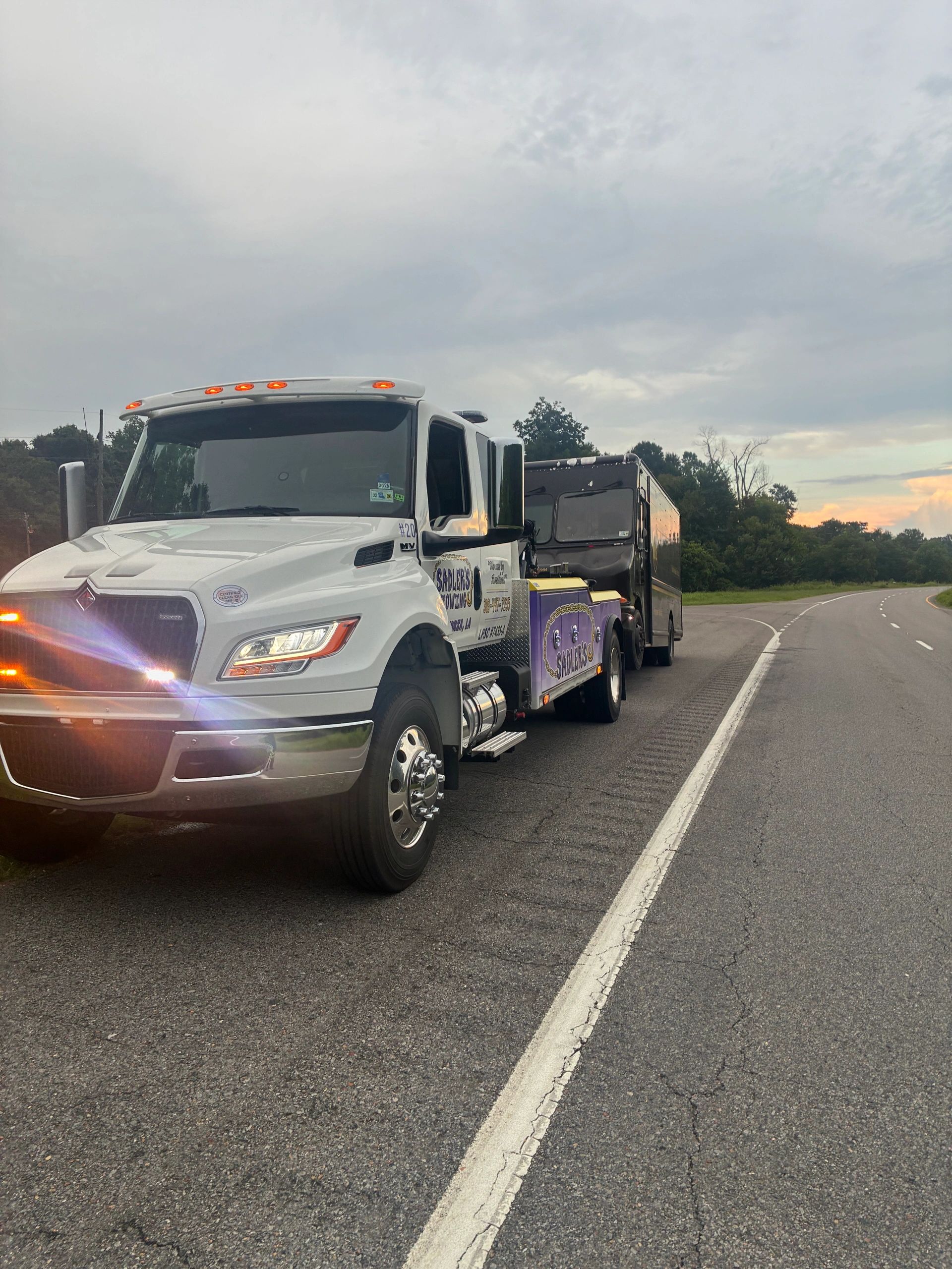 Sadler’s Towing LLC logo