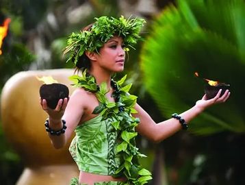 Hawaiian dancer Luau. 