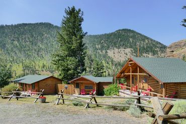 CREEKSIDE LODGE YELLOWSTONE