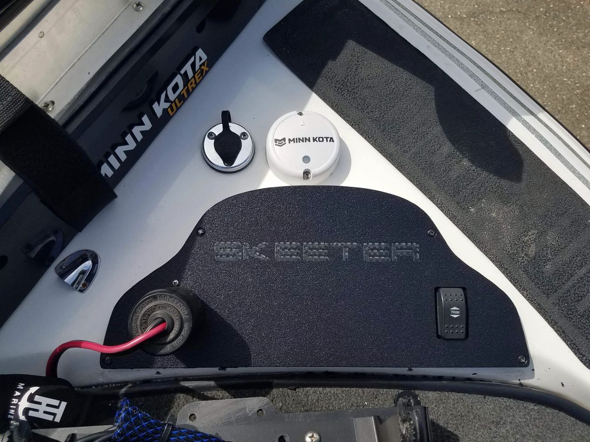 Skeeter ZX bow panel