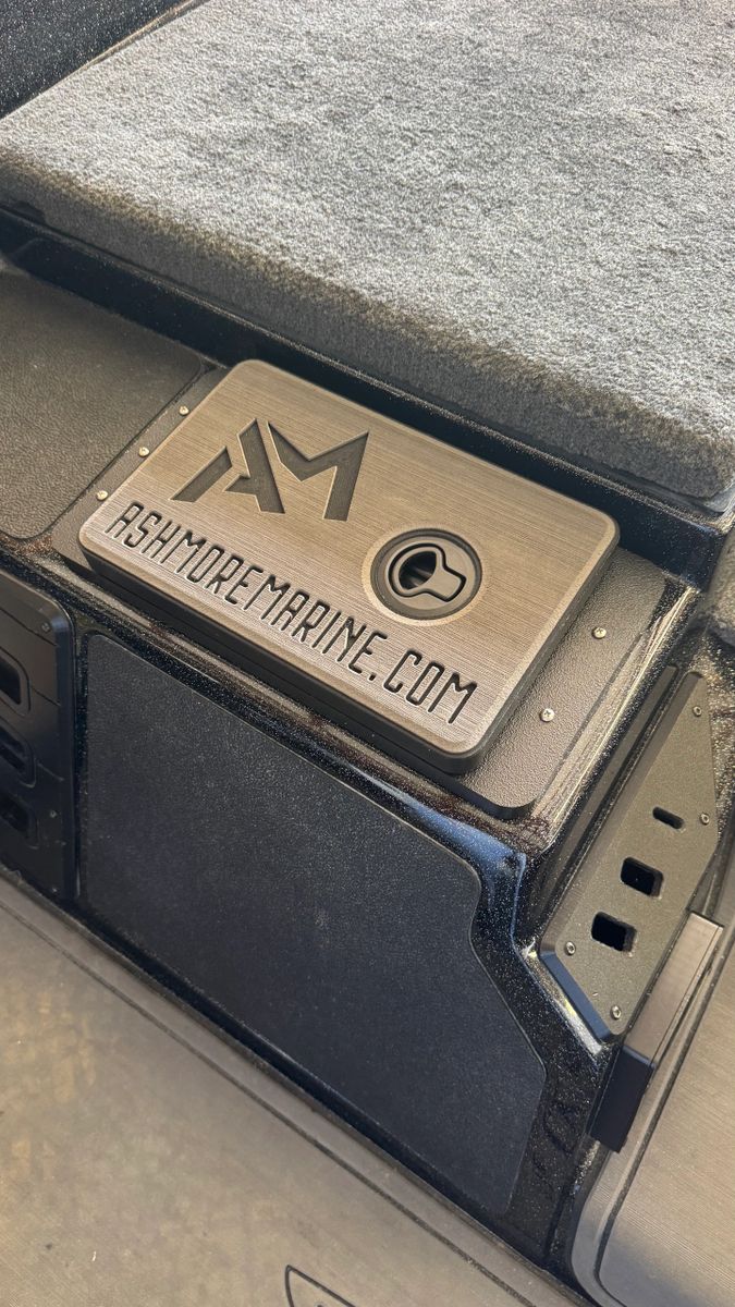 SKEETER ZX/FX GLOVE BOX