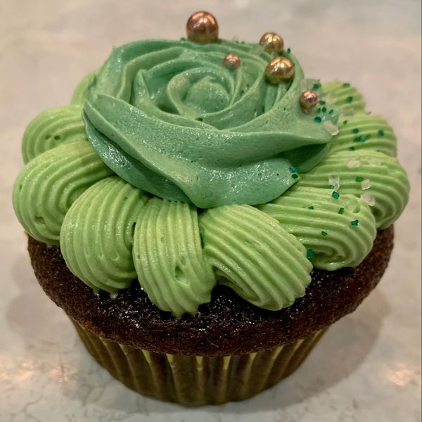 elegant green cupcakes