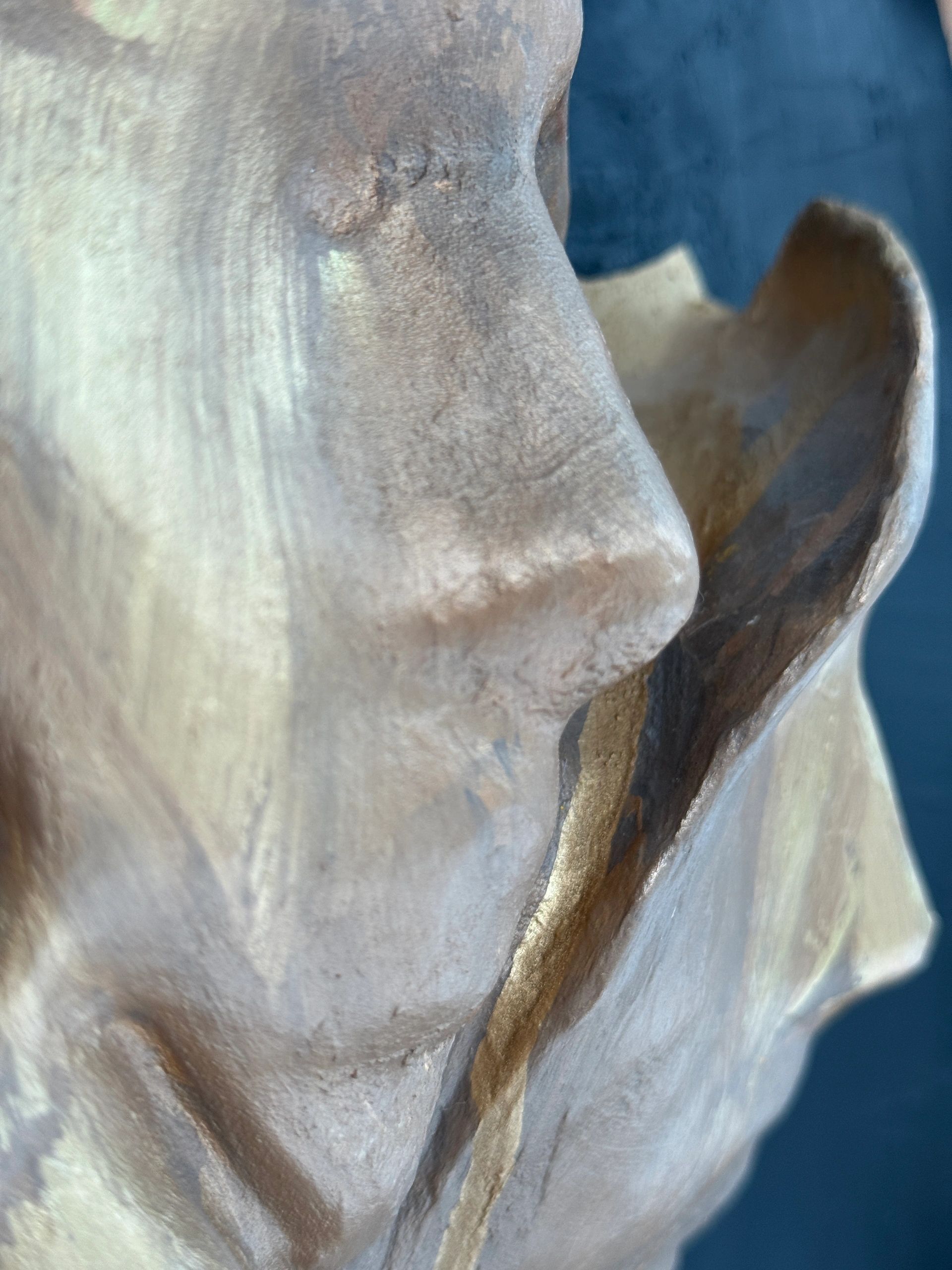 Skulptur kunst art masken collection formation von masken zu einer shilouette