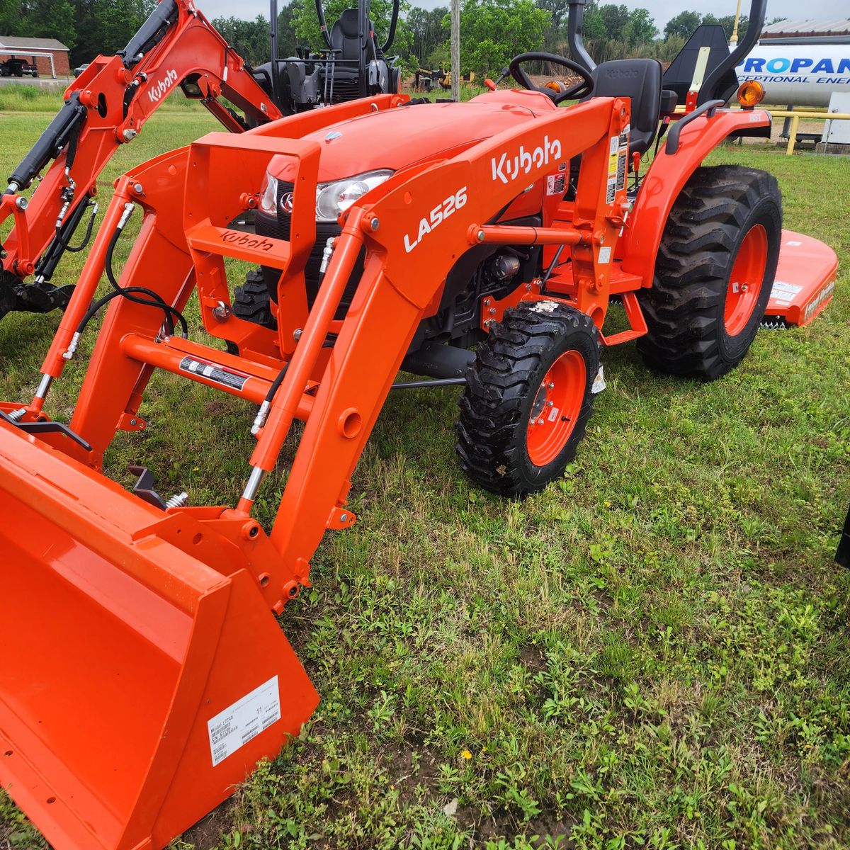 Kubota Tractor 4 Wheel Drive L2501 W/Bucket