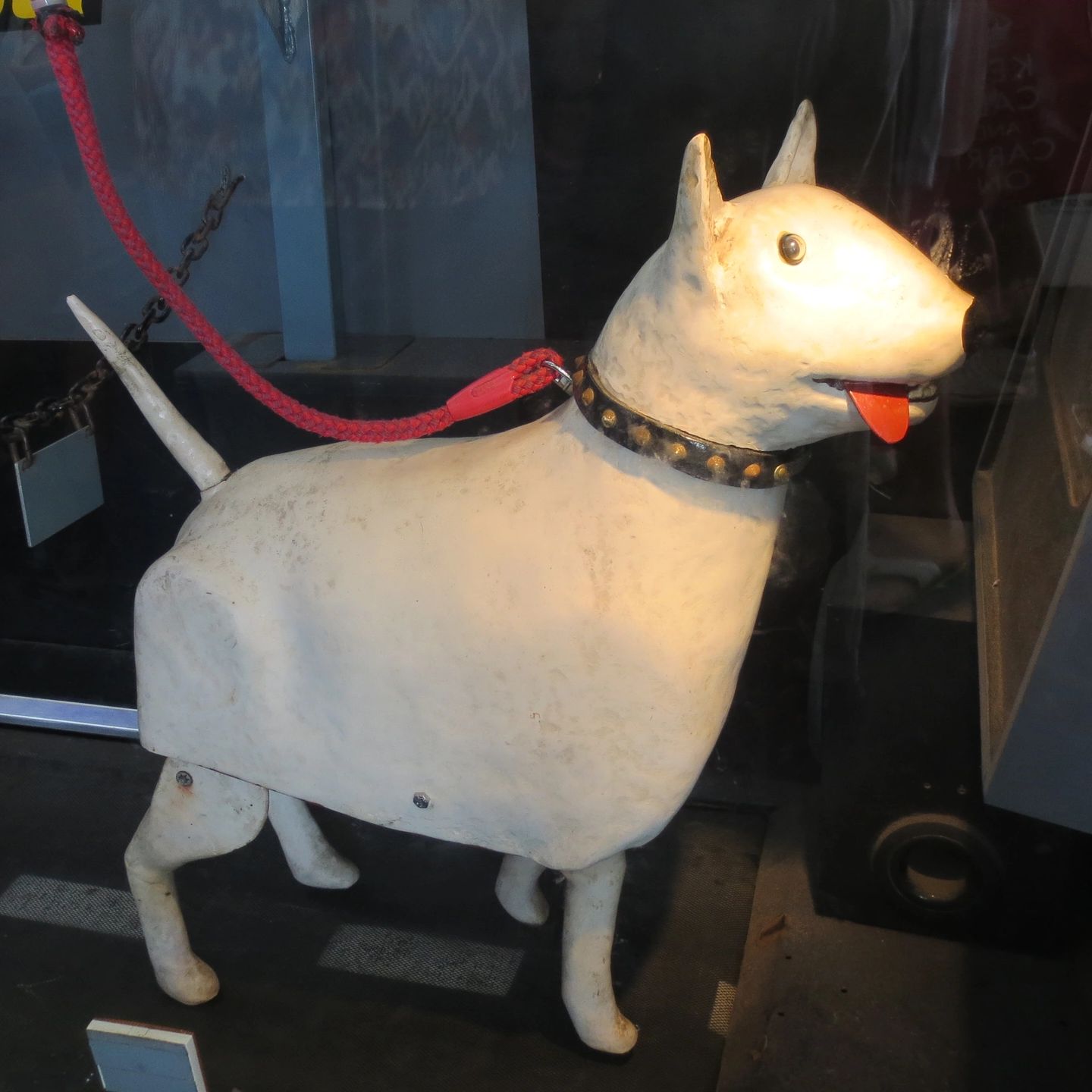 Mechanical dog on Southwold Pier