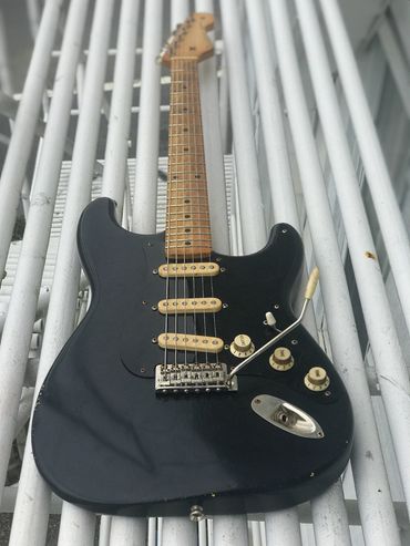 black gilmour strat 