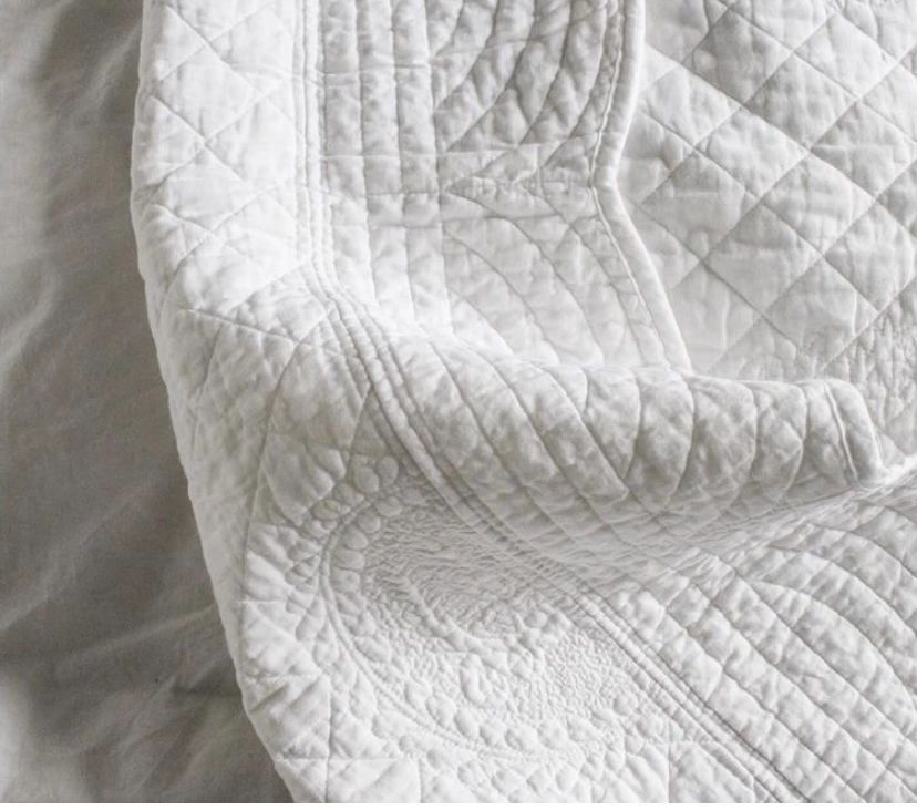 Biggie Best Large Stitch Bedspread Scalloped Edge White