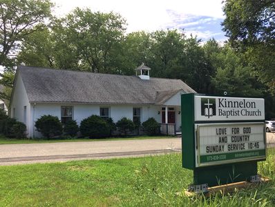 Kinnelon Baptist Church facade and sign