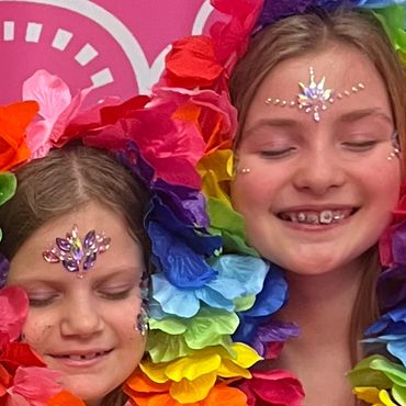 Kids Jewel Gem  make up kids birthday party ideas in Milwaukee, Waukesha counties.