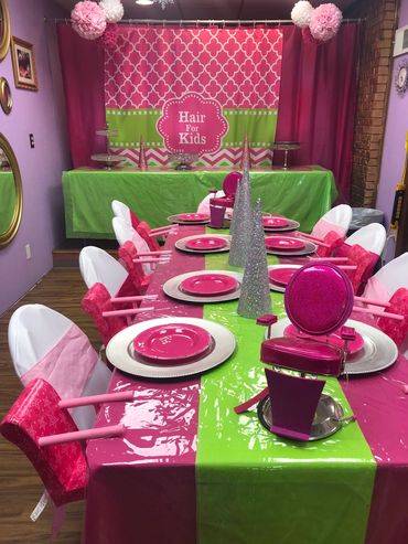 American doll birthday party venue. American doll decorating ideas for kids in Milwaukee, Waukesha c