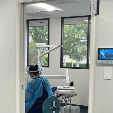 teeth cleaning air flow  clean teeth georgian detal  floride  floss crown veneers Dental Clinic
Dent