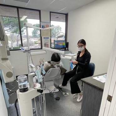 teeth cleaning hygene air flow  clean teeth georgian detal  floride treatment zirconia crown veneers