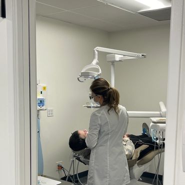 teeth cleaning hygene air flow  clean teeth georgian detal  floride treatment  flossDentist /Dentist