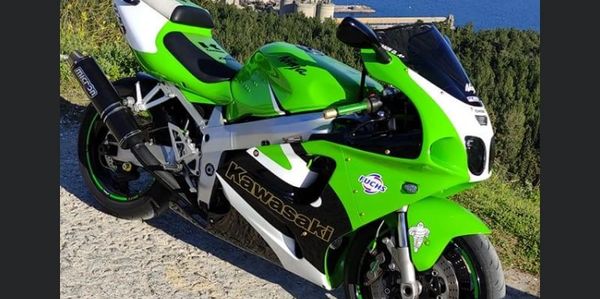 2000 Kawasaki ZX-7R Restoration