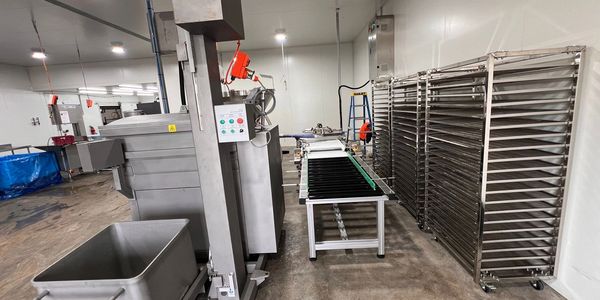 Complete Extrusion line Installation
1. Meat emulsifier
2. Mincer
3. Mixer
4. Bin lifter
5.Extruder