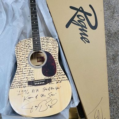 Signed Guitar by TRACY BYRD in auction