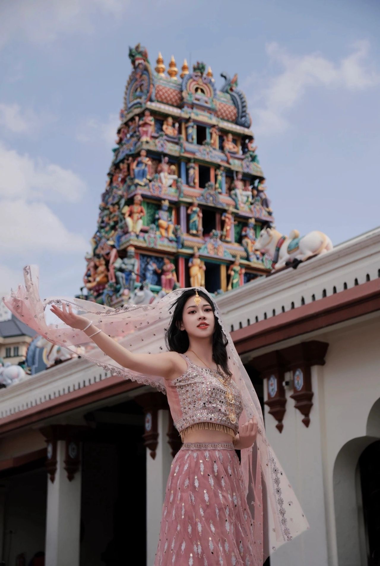 sari hindu dress The tale of a loyal which is thrown over the left shoulder Sarees: A Guide To India's