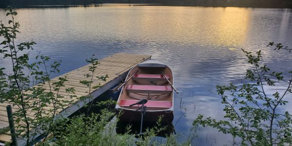 Fishing boat on Wilson Lake