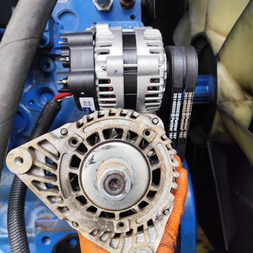 Cambio de alternador 12v, kit de correas generador Perkins. 