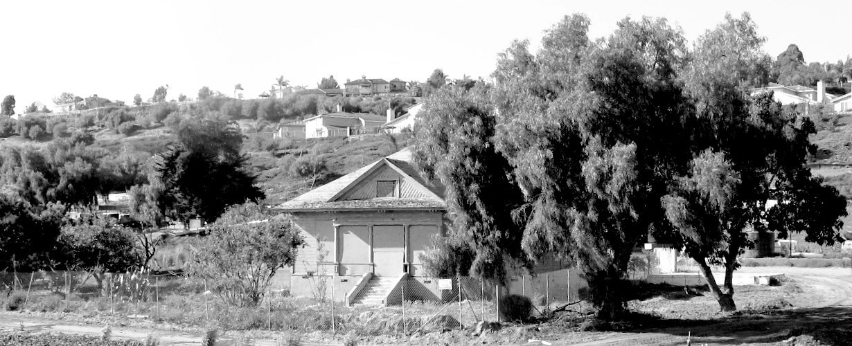Photo of historic house from Springville Rd. NB onramp to the 101 freeway in Camarillo, California.