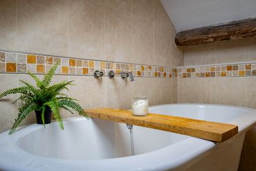 Property photography
Lifestyle image of bath tub