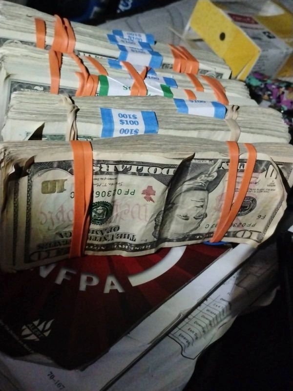 
Money On God 
             MAGEMAEZR                          
          DEAD Reality
          