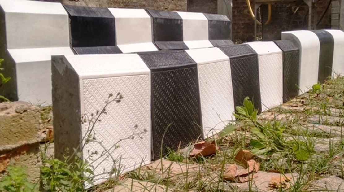 CUrb Stone, Kerb Stone