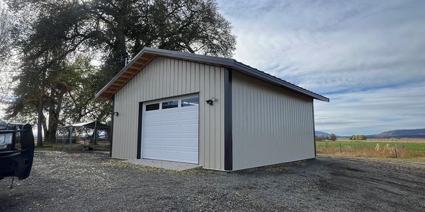 Metal building, storage, and shelter built by Buck Canyon Construction in Redmond, Oregon.