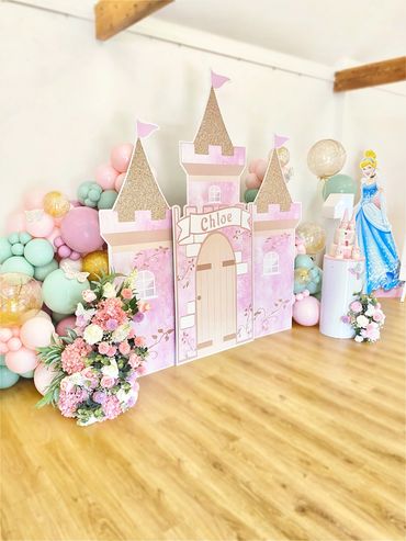 Princess 1st birthday party balloon arch decor in East Sussex, Brighton, Eastbourne, Tunbridge wells 