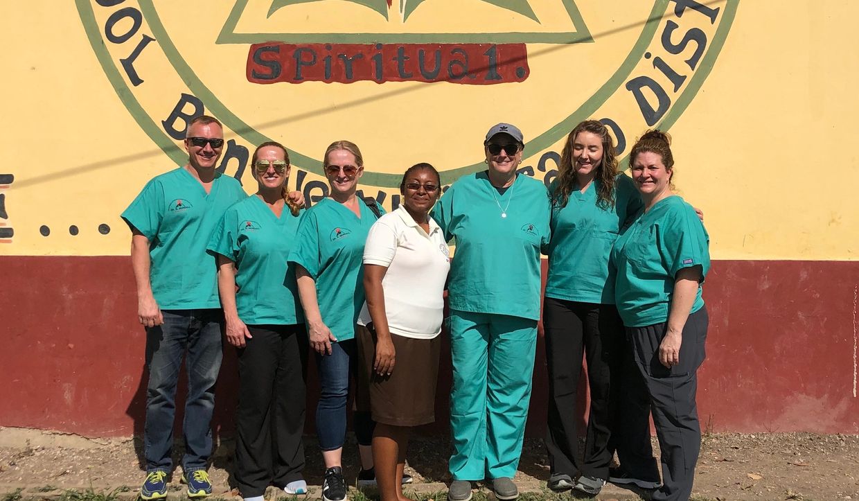 Our 2022 Team at La Loma Luz- The light on the Hill - Hospital in Belize