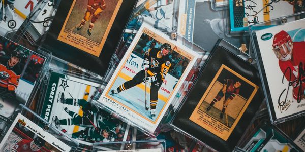 Vintage sports cards and collectibles to sell or consign at WOW! That's Unusual in Suffern, NY