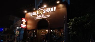 London grill n Shake restaurant in Kumbakonam_led sign work by BAGAVATH SIGNS in Kumbakonam_neonsign