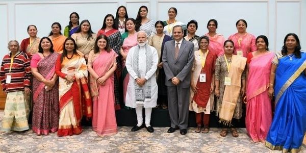 Iti Tyagi with Prime Minister Narendra Modi at Nari Shakti Puraskar ceremony