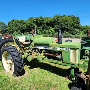 1957 John Deere 520 – LP Gas Tractor
