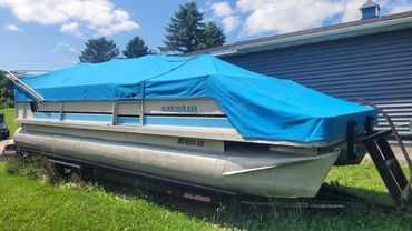 1989 Crest III Pontoon Boat
