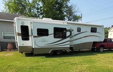 Mobile Suite Double Tree Camper 33ft 33RS3