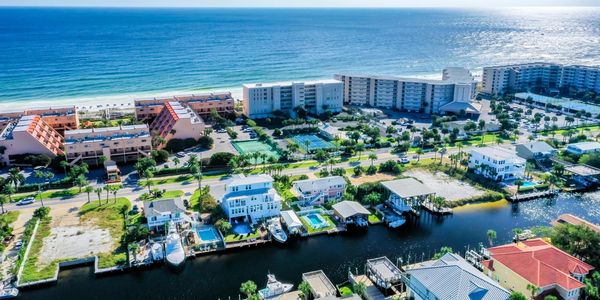 Holiday Isle homes for sale, Destin waterfront lifestyle, Destin harbor real estate, vacation rental