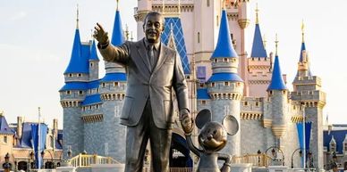 PLAN YOUR VISIT TO DISNEY

