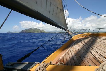 Tall ship, Lynx, arriving at Nawiliwili Harbor