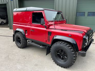 Very nice Land Rover 90 with lots of extra goodies, now residing in Arizona, USA!