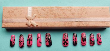 Pink and Black Goth Press-On Nails set #1