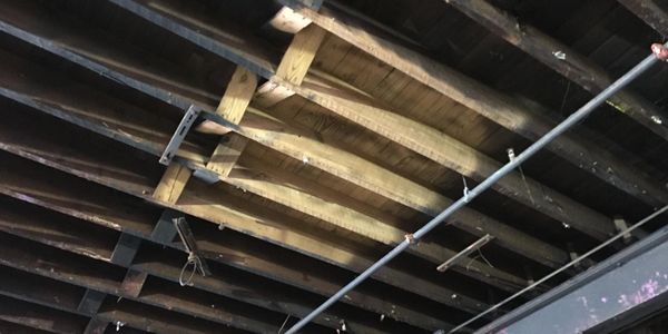 Sand blasting wood ceiling 