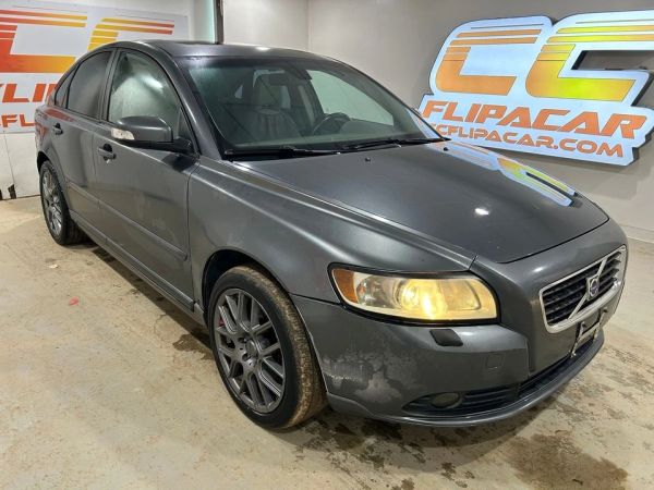 2010 Volvo S40 2.4i M's photo
