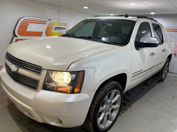 2013 Chevrolet Avalanche 4WD Avalanche LTZ's photo