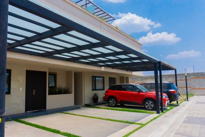 Estructuras metálicas, escaleras, baranda, portones, techumbres, bastidores 

