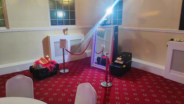 Winmarleigh house Warrington DJ magic mirror photo booth 