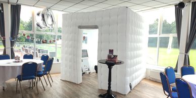 GIANT INFLATABLE PHOTO BOOTH STUNNING