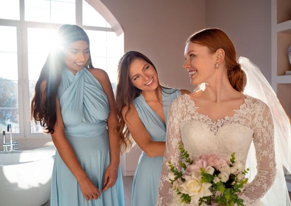 Bride & her bridesmaids 