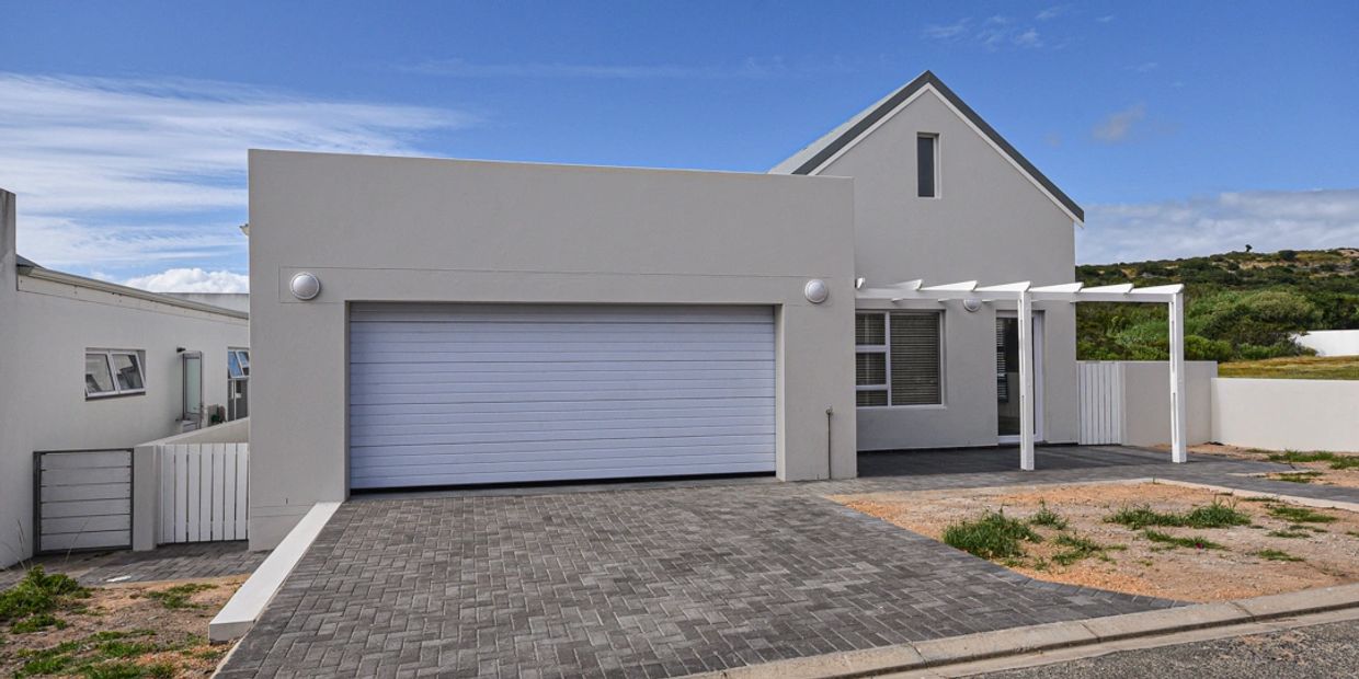 Completed property by Kiewiet Enterprises at the Under Milkwood Estate in Stilbaai. 