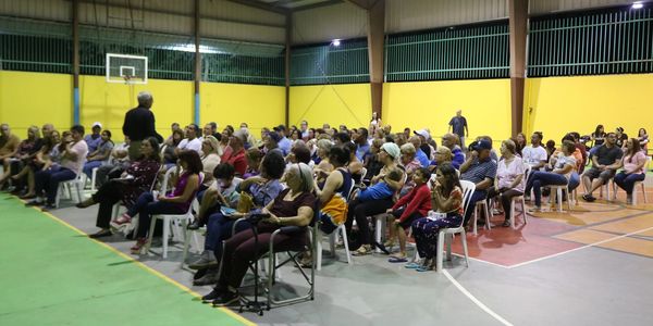 Conferencia en urbanización.